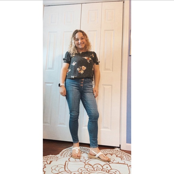 Meet your Posher, Anna - Picture 6 of 7